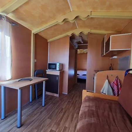 Roulotte Confort Au Milieu Des Animaux Kemp Burthecourt-aux-Chenes