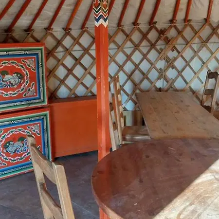 Parque de Campismo Roulotte Confort Au Milieu Des Animaux *