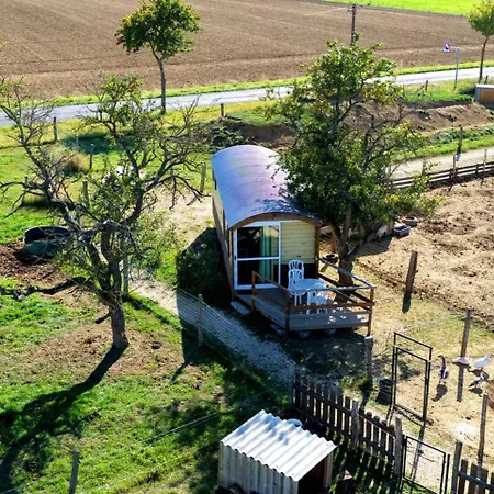Roulotte Confort Au Milieu Des Animaux Parque de Campismo *