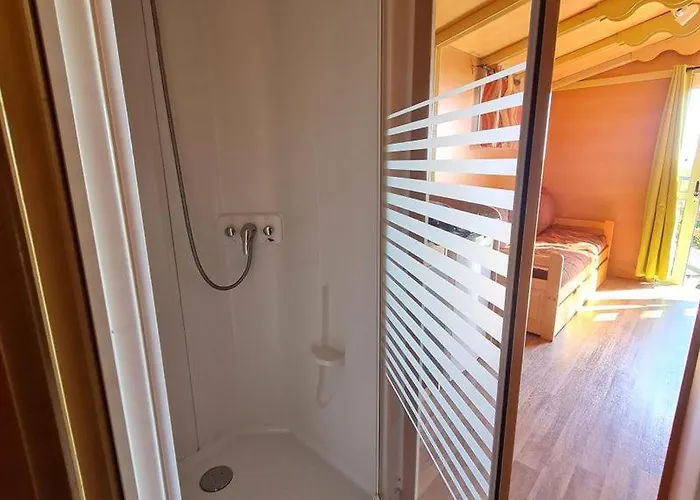 Roulotte Confort Au Milieu Des Animaux Kemp Burthecourt-aux-Chenes