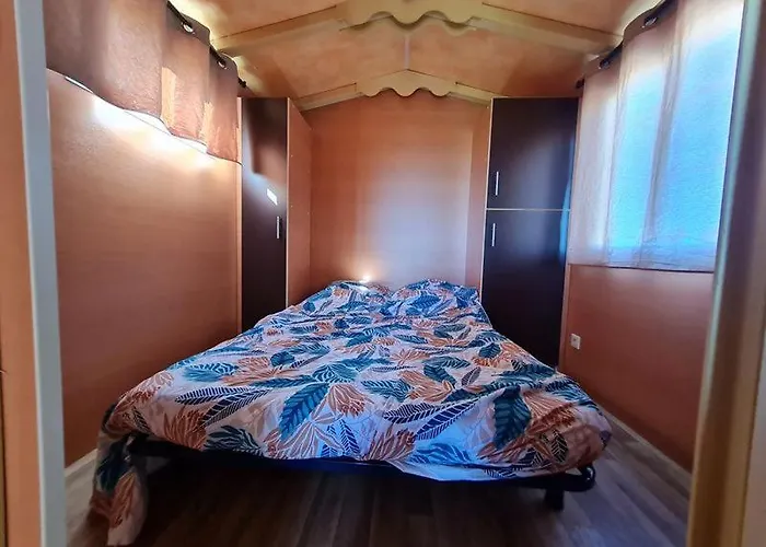 Kemp Roulotte Confort Au Milieu Des Animaux *