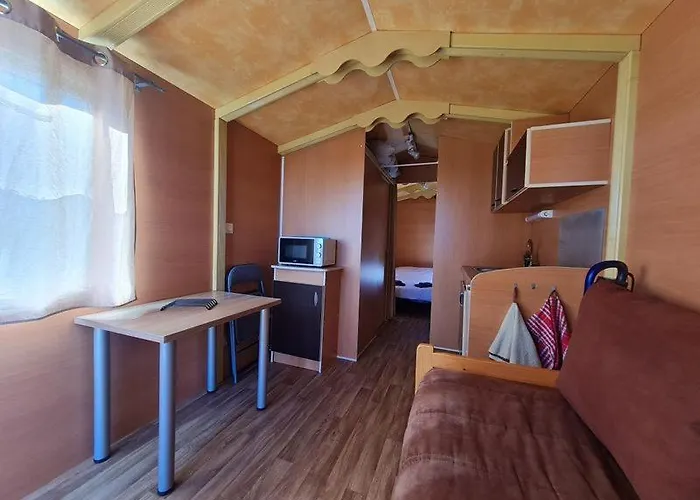 Roulotte Confort Au Milieu Des Animaux 营地 Burthecourt-aux-Chenes